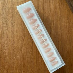 Static Nails - Reusable Pop-On Manicure